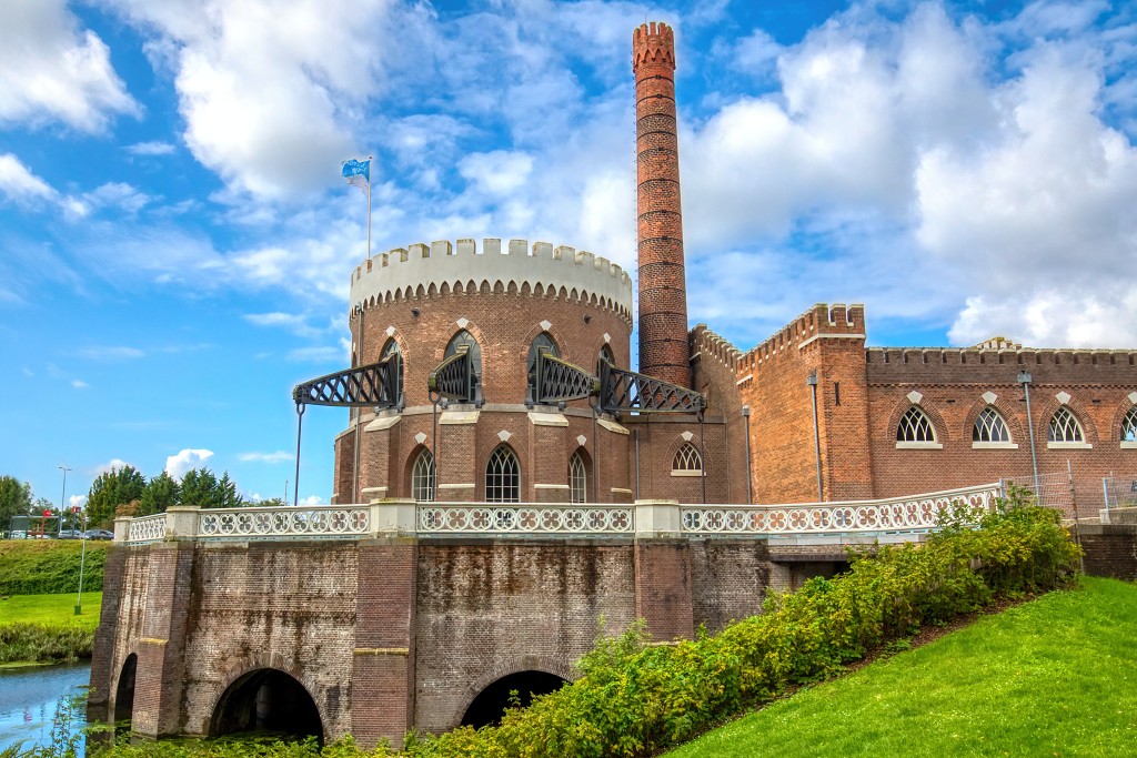Gemaal De Cruquius Haarlemmermeer polder hdr rijksmonument stoommachine erfgoed neo gotisch gebouw architectuur museum